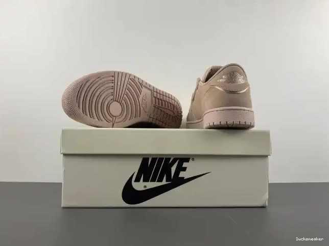 Cheap LUCY Retro AO1935-204 1 Jordan Low Beige NS Particle 0419